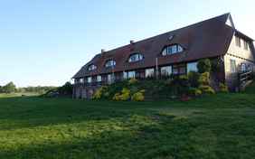 Blick auf das Restaurantgebäude