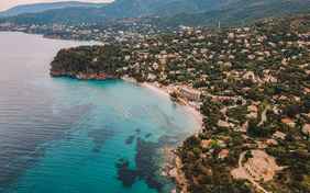 Blick auf den Strand von Rayol