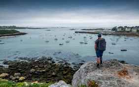 Auf gut beschilderten Wegen endlang der abwechslungsreichen Küste des Pays Bigouden. - Foto: Grégory Rohart