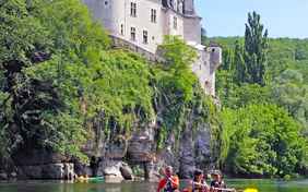... hübsche Dörfer, Burgen und Kalkfelsen wollen erkundet werden.