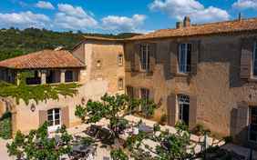 22 Zimmer (Familienzimmer und 4-Bett-Zimmer, z.T. benachbart buchbar