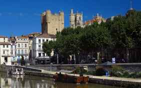 Narbonne (14 km) lädt zum Bummeln ein - Foto: Bildagentur-o / stock.adobe.com