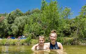Nicht nur das Meer, auch nahe Flüsse laden zum Baden ein - Foto: Bethel Fath