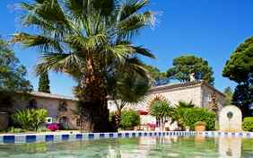 24 stilvolle Appartements und Zimmer in den urigen Mauern des alten Gutshofs