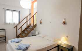 Das Schlafzimmer des Appartements im Souterrain