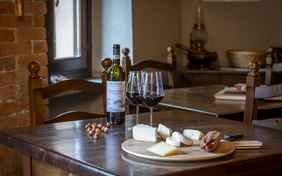 Den Abend mit einer Käseplatte ausklingen lassen