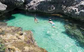 Kristallklares Wasser: Badeausflug auf die Ägadischen Inseln - Foto: Ingo Wandmacher