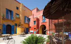 Der sonnige Innenhof - Foto: Ingo Wandmacher