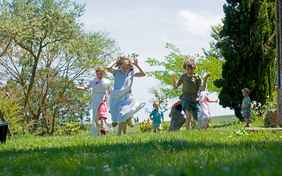 Heute sind wir Römer! In der vamos Kinderbetreuung - Foto: Ingo Wandmacher