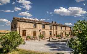 Der Gusthof - Foto: Bethel Fath