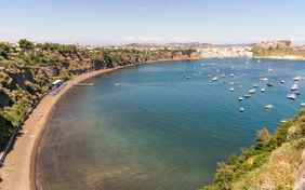 Lieber schwimmen oder doch mit dem Segelboot rausfahren?