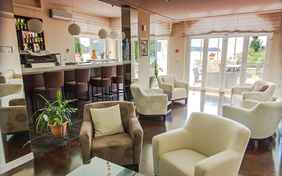 Bar und Aufenthaltsbereich