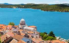 Die Kathedrale des heil. Jakob in der Küstenstadt Sibenik - UNESCO Weltkulturerbe - Foto: dvoevnore / stock.adobe.com