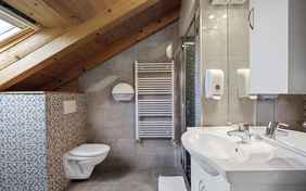 Familienappartement- Badezimmer