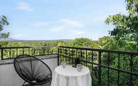 Steinhaus mit Gartenblick- Balkon
