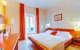 4-Bett-Zimmer mit Terrasse - Foto: Sandro Tariba