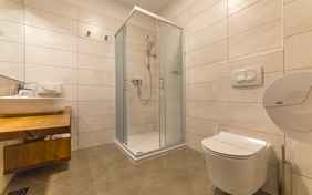 Badezimmer Suiten + Doppelzimmer Superior