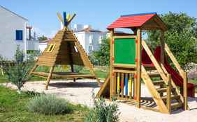 Der neu gestaltete Spielplatz - Foto: Dražen Kokoric/Sensa