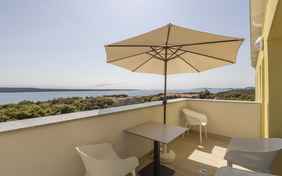 Die schöne Terrasse des Familienappartments