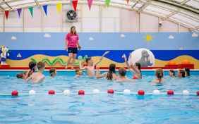 Der Pool (überdacht in der Nebensaison)