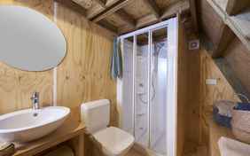 Luxury Hottub Cabin Bad