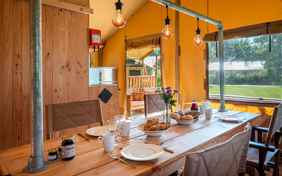 Safari-Zelt Comfort Essbereich