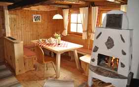 Zirbenhütte - Wohn-/Essbereich