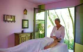 Warum nicht eine wohltuende Massage gönnen? - Foto: Justus Preuß