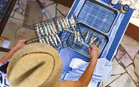 Das Essen ist vorwiegend vegetarisch - 1 × Wo. wird Fisch oder Piri Piri Hühnchen serviert - Foto: Philip Nürnberger