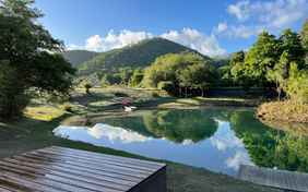 Perfekt für Wasserspaß im Sommer - der klare Badesee.