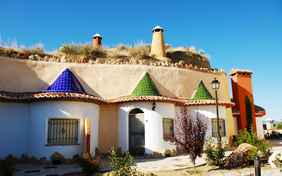 Typisch Guadix: Wohnen in Höhlen