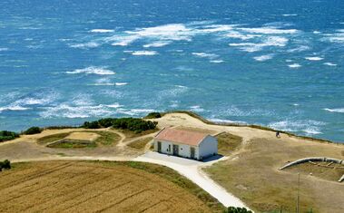 Kleines Appartement mit unfassbarer Aussicht auf das große Cyanblaue Meer