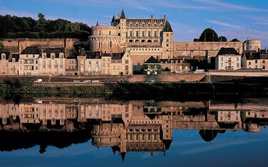 Historische Gebäude mit Blick aufs Wasser 