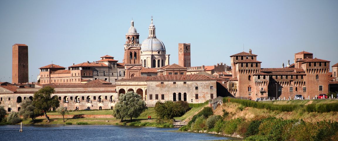 Blick auf die Stadt Mantua in der Nähe des Gardasees